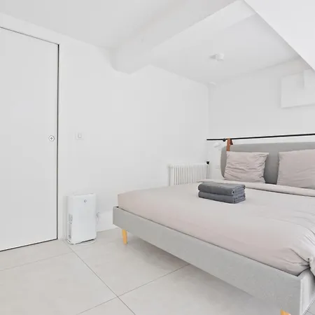 Apartment Luxurious Mezzanine Quartier Tour Eiffel